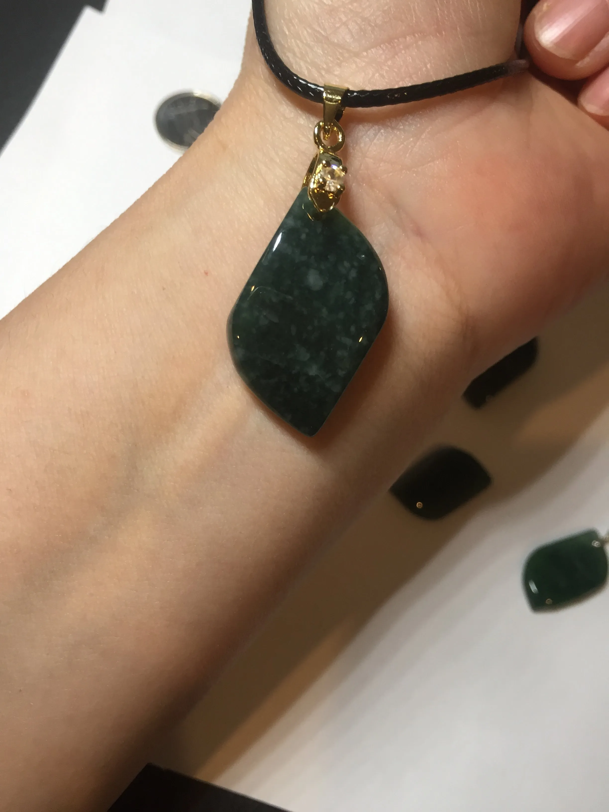100% natural type A Guatemala jadeite jade icy watery green black gray with flying snow Willow leaf pendant group BP64