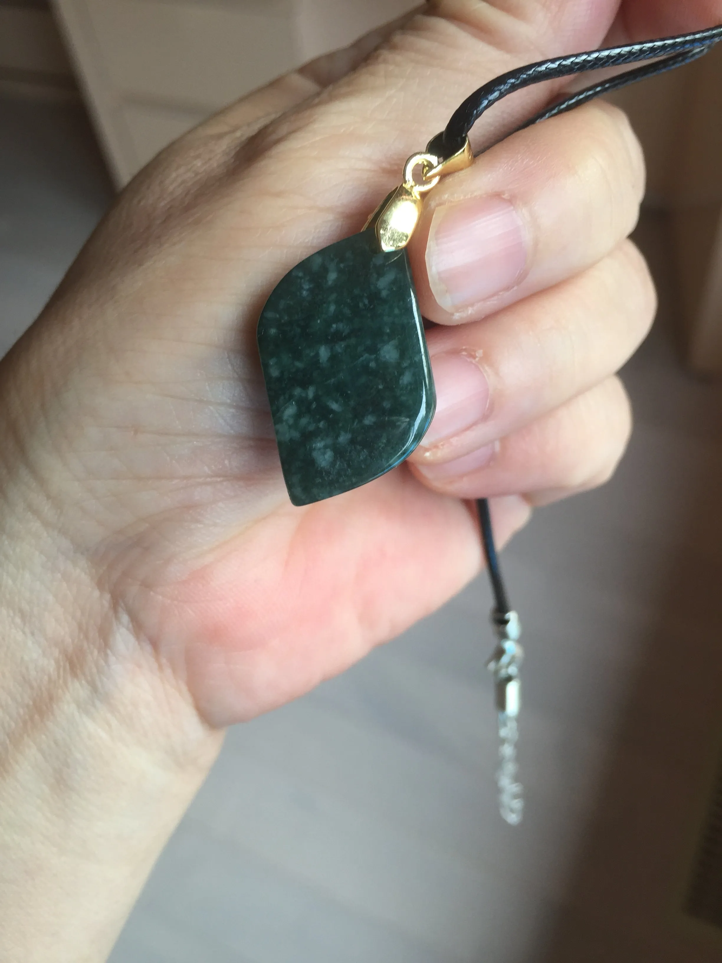 100% natural type A Guatemala jadeite jade icy watery green black gray with flying snow Willow leaf pendant group BP64