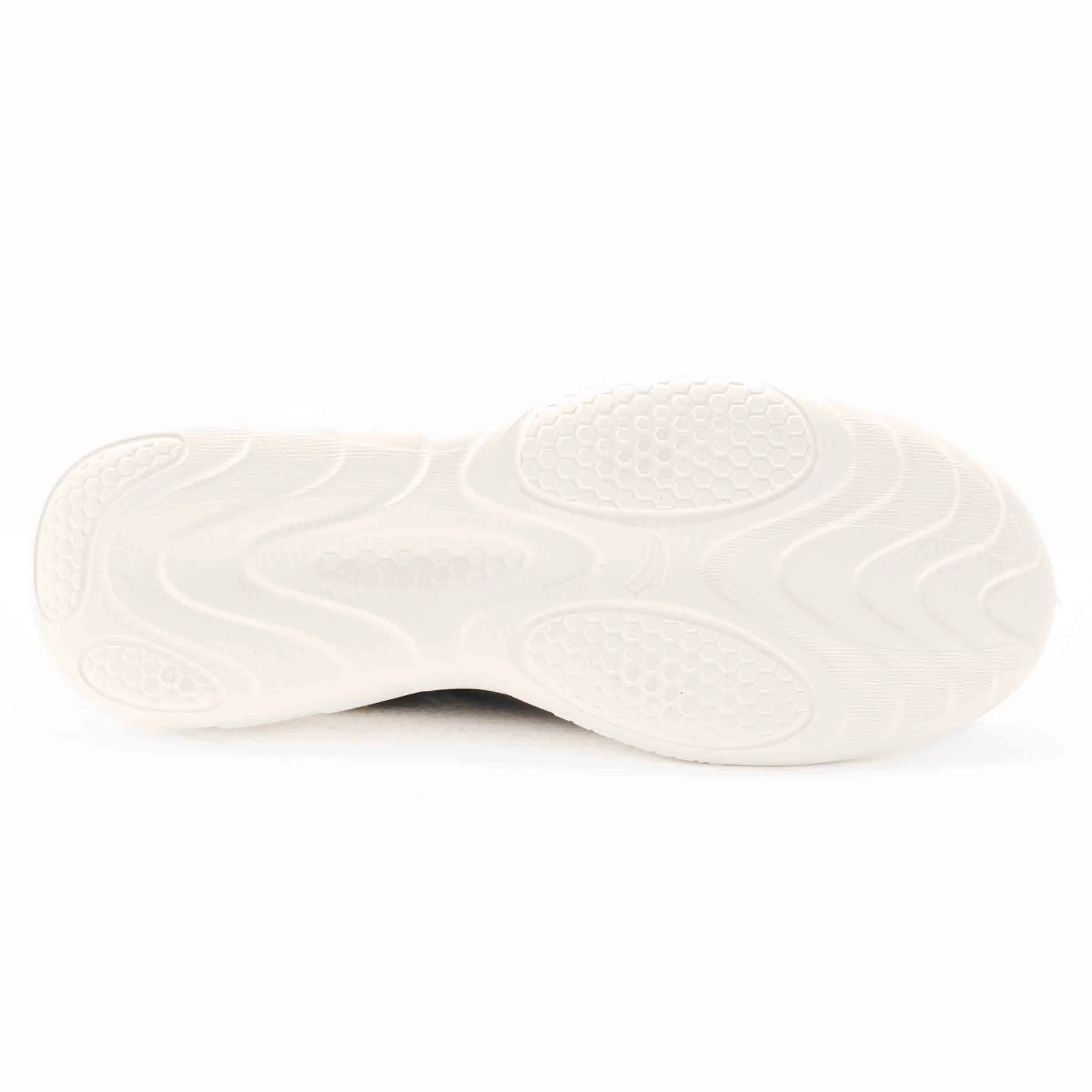 CROSS-TRAINING SHOES