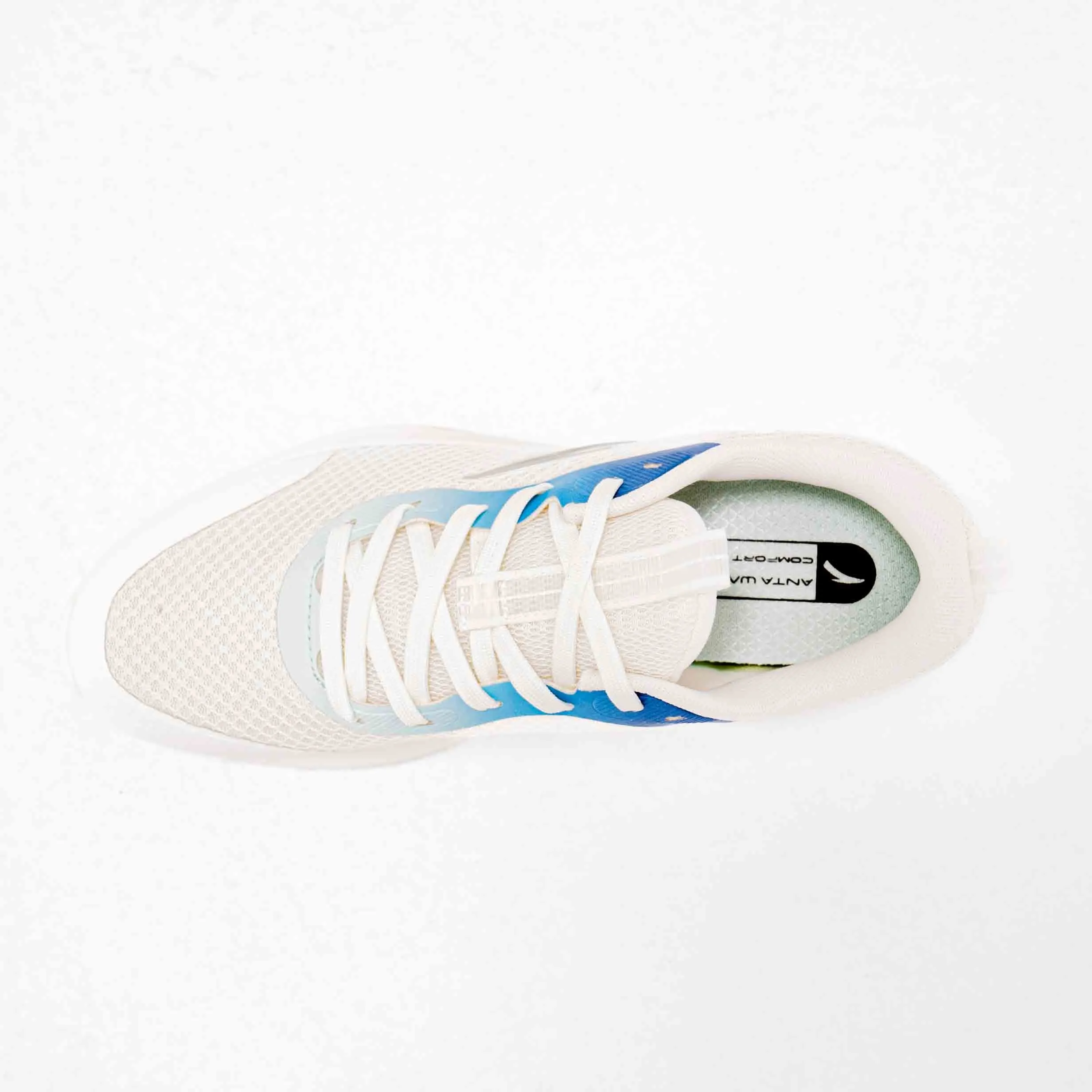 CROSS-TRAINING SHOES