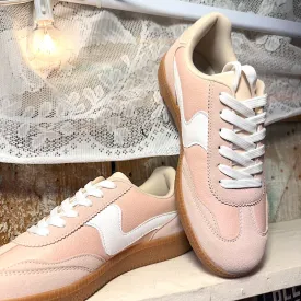 Mel Sneakers
