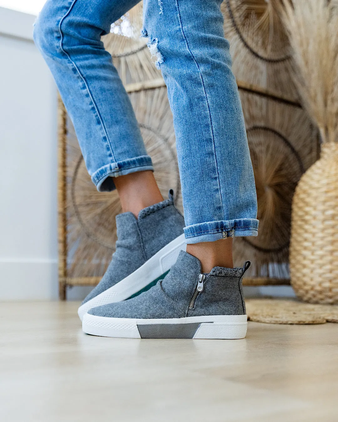 NEW! Blowfish Walkabout Flannel High Top Sneakers - Gray