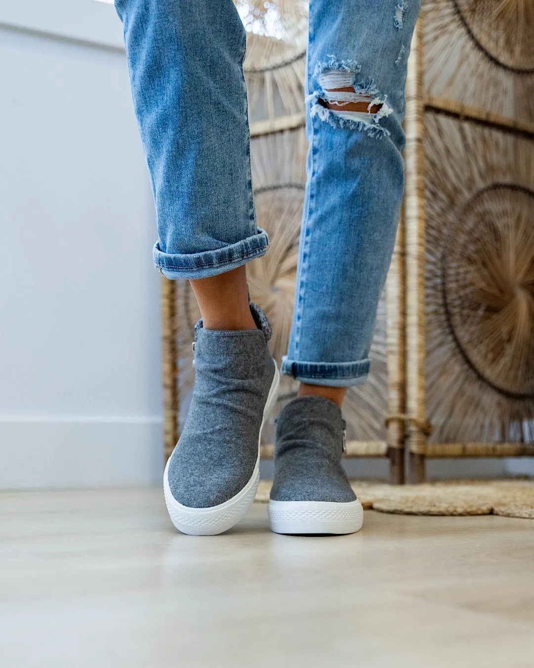 NEW! Blowfish Walkabout Flannel High Top Sneakers - Gray