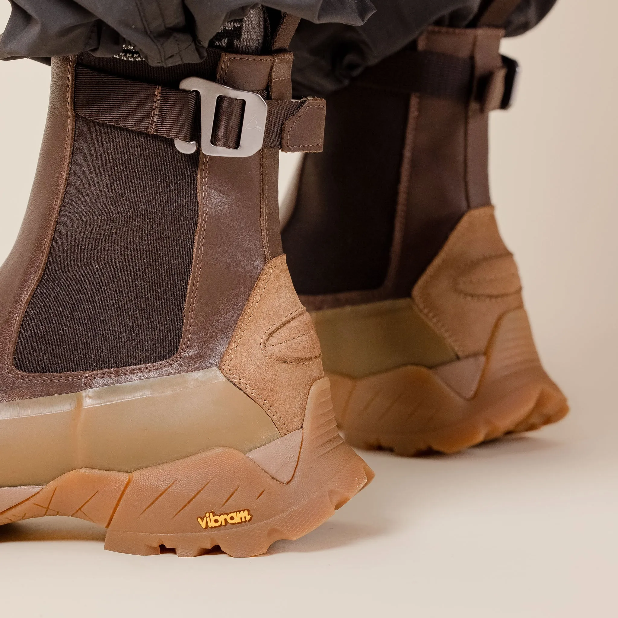 Roa Hiking - Chelsea Boots - Brown Gum